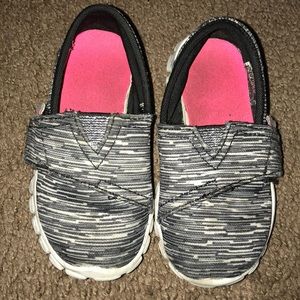 Black and grey toddler girl comfortable shoes